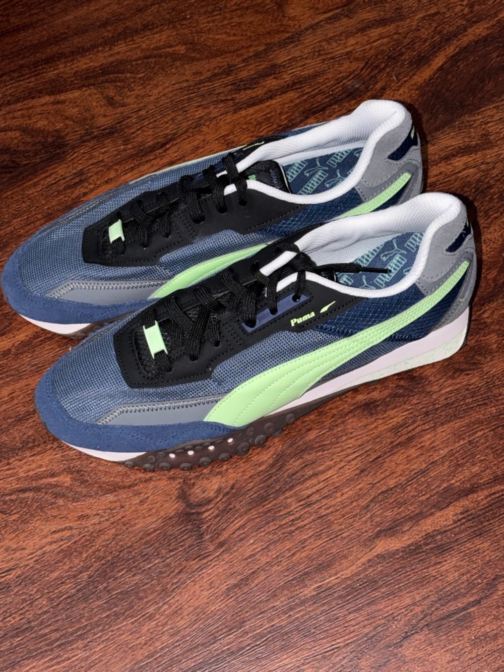 Shoes - Picture 3 of 12